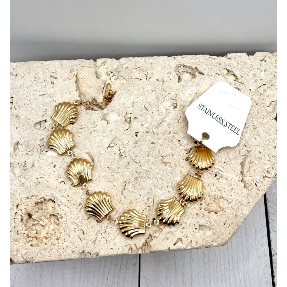 18K Gold Plated Shell Bracelet Stainless Steel Adjustable Coastal Beach Luxe NEW - Picture 5 of 7